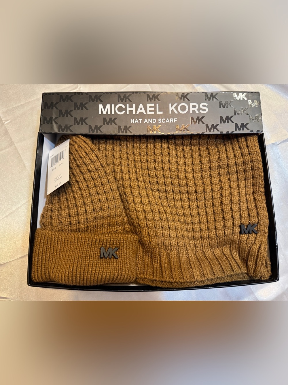 NWT Michael Kors Camel Brown Knit Hat & Scarf Set